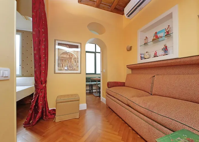 Pantheon Luxury Apartament *